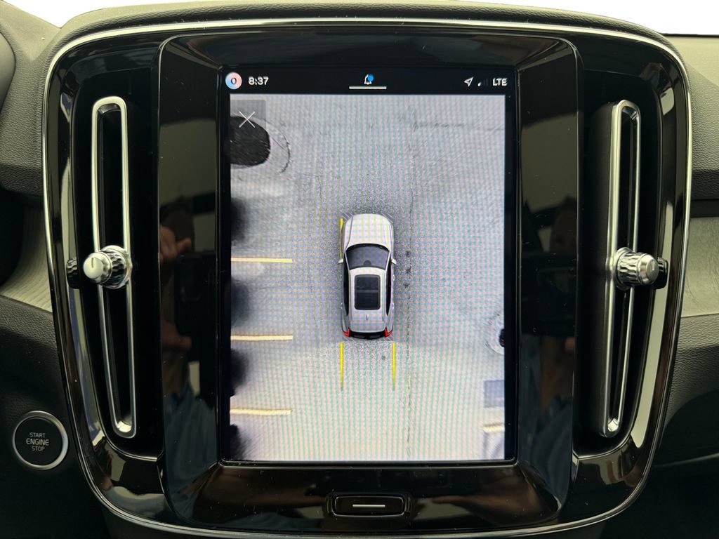 Certified 2026 Volvo XC40 B5 Plus AWD/4WD image 22