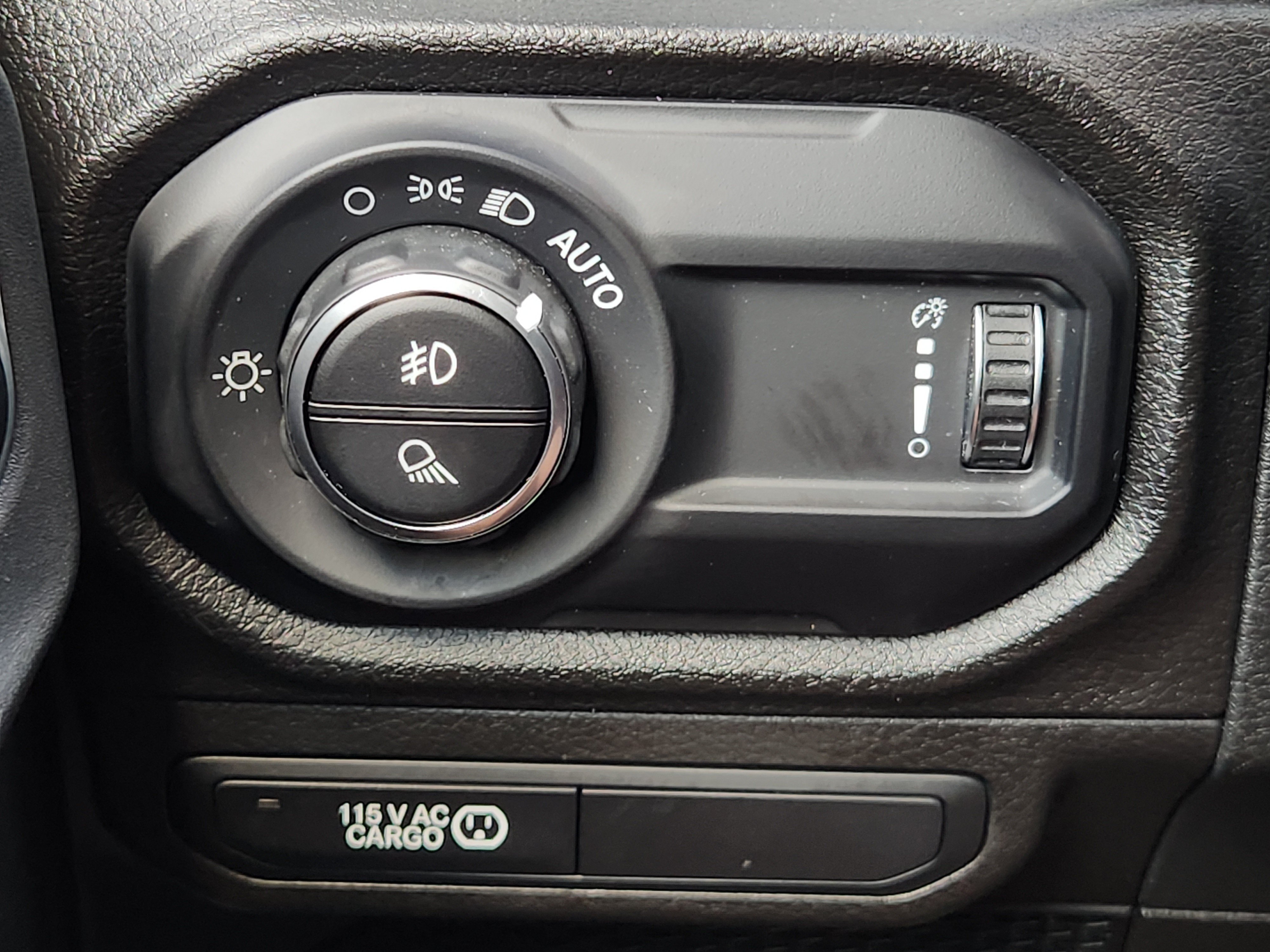 Used 2024 Jeep Gladiator Sport AWD/4WD image 25
