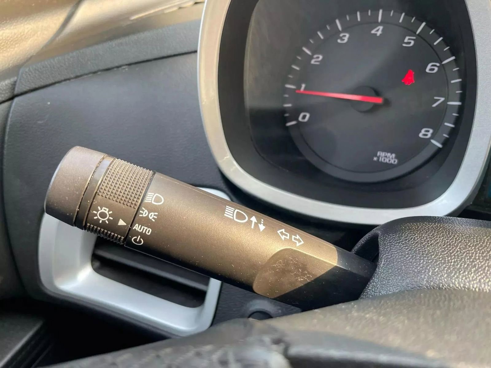 Used 2017 Chevrolet Equinox LT w/ Convenience Package image 37