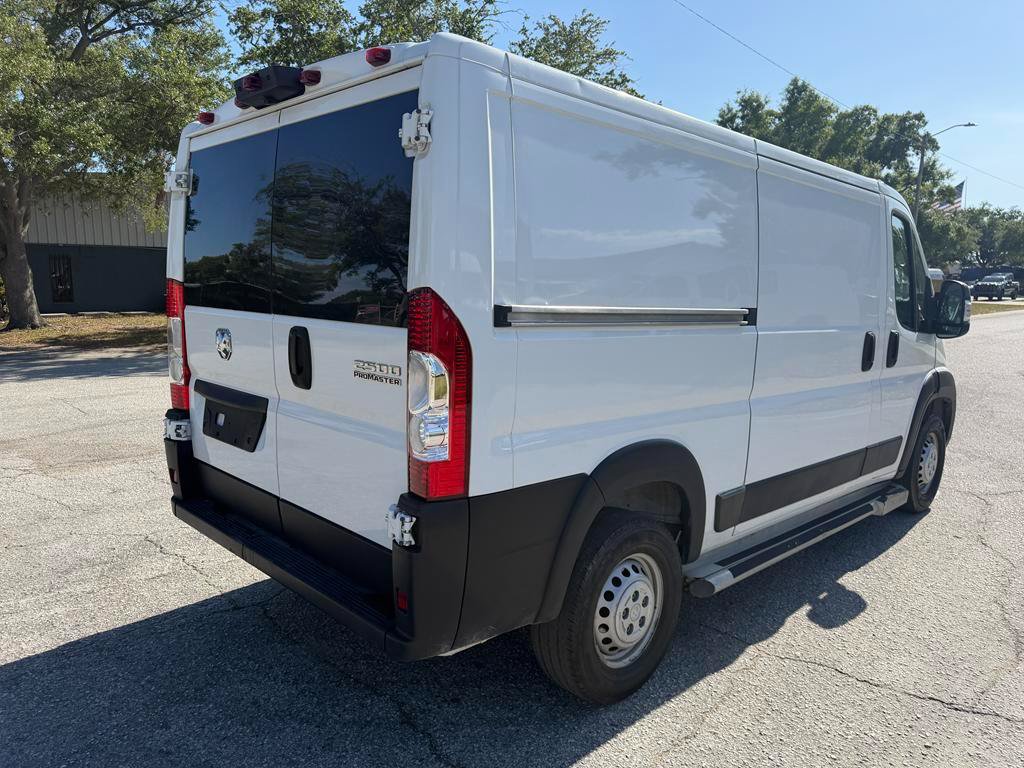 Used 2025 RAM ProMaster 2500 w/ U-Haul Equipment Group FWD image 9