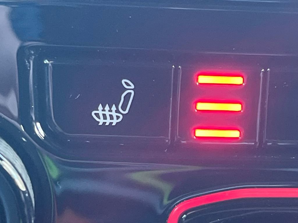 New 2025 Jeep Grand Cherokee Altitude image 13