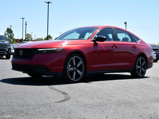 Used 2024 Honda Accord Sport image 3