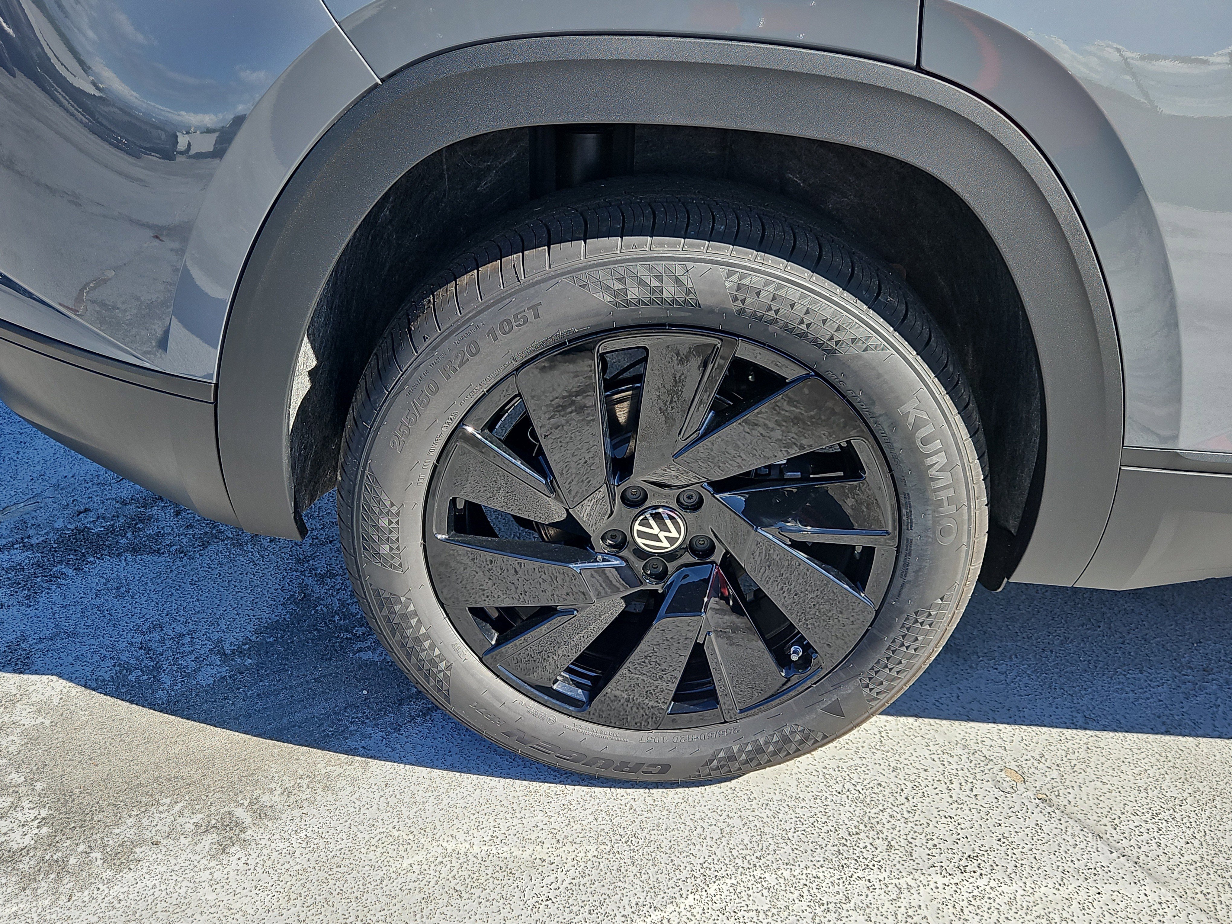 New 2026 Volkswagen Atlas Cross Sport SE image 5