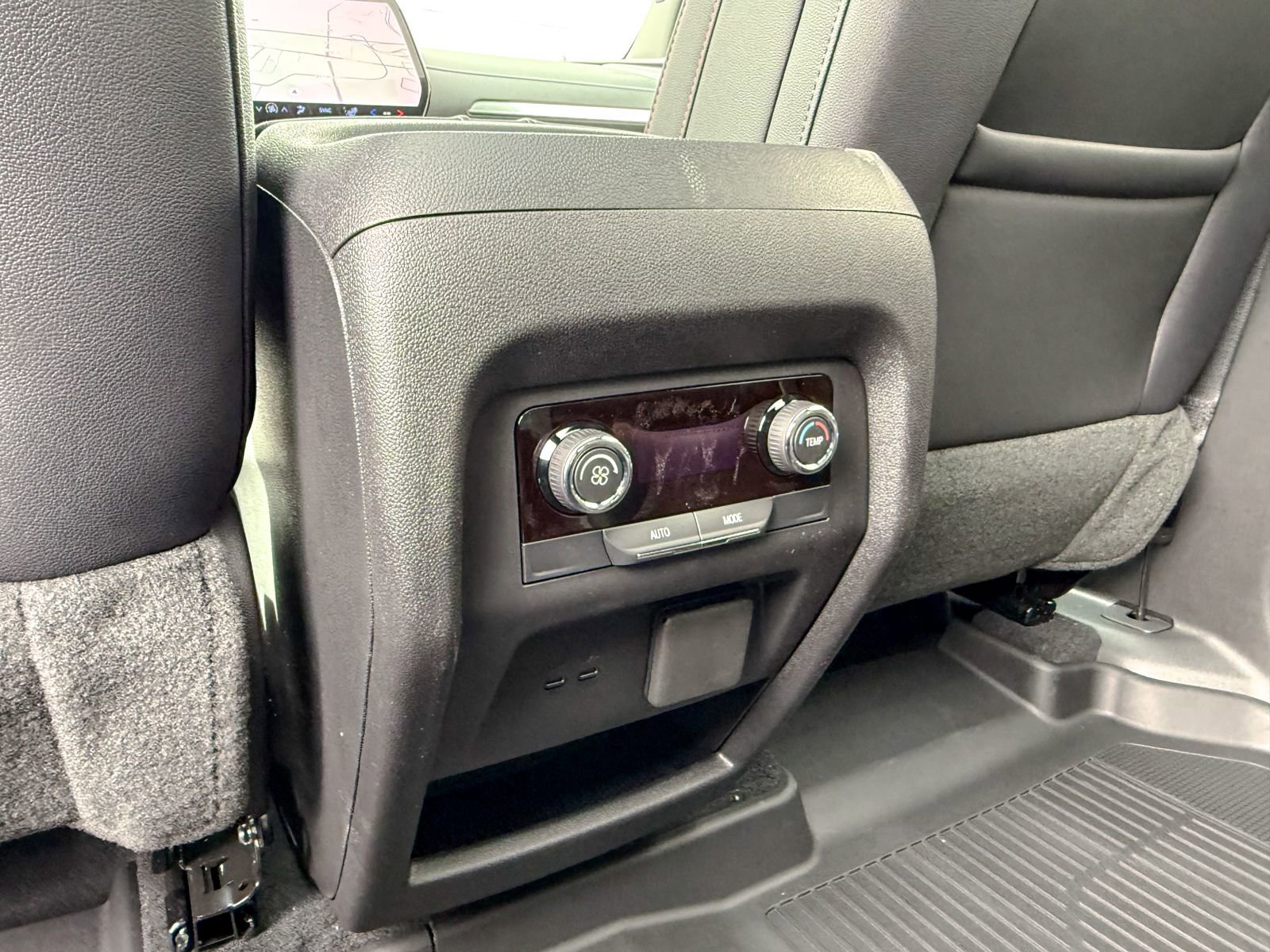 New 2026 Chevrolet Traverse Z71 w/ Enhanced Driving Package AWD/4WD image 34