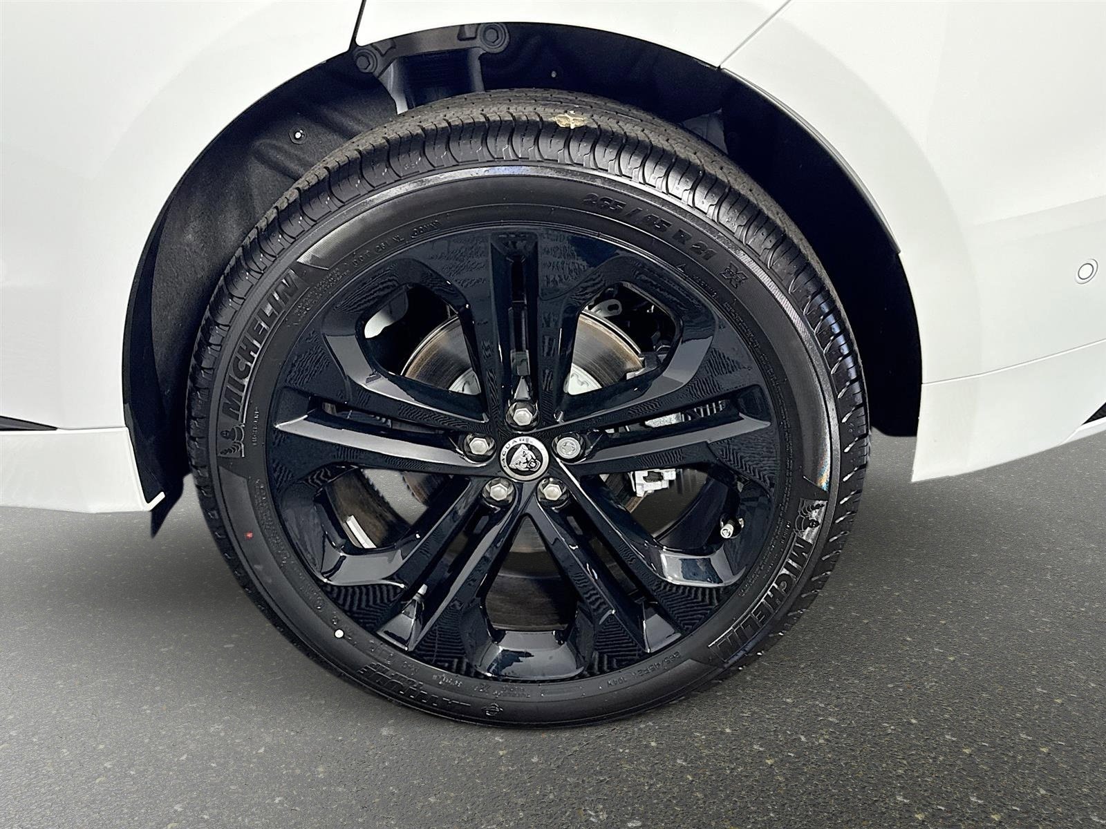 New 2026 Jaguar F-PACE R-Dynamic S AWD/4WD image 33