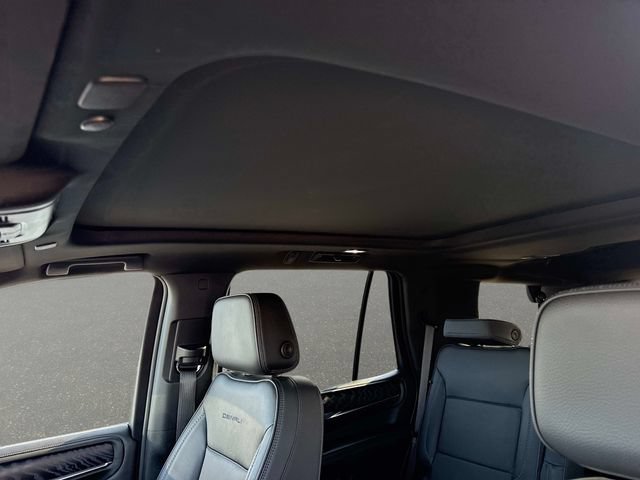 Used 2023 GMC Yukon Denali AWD/4WD image 18