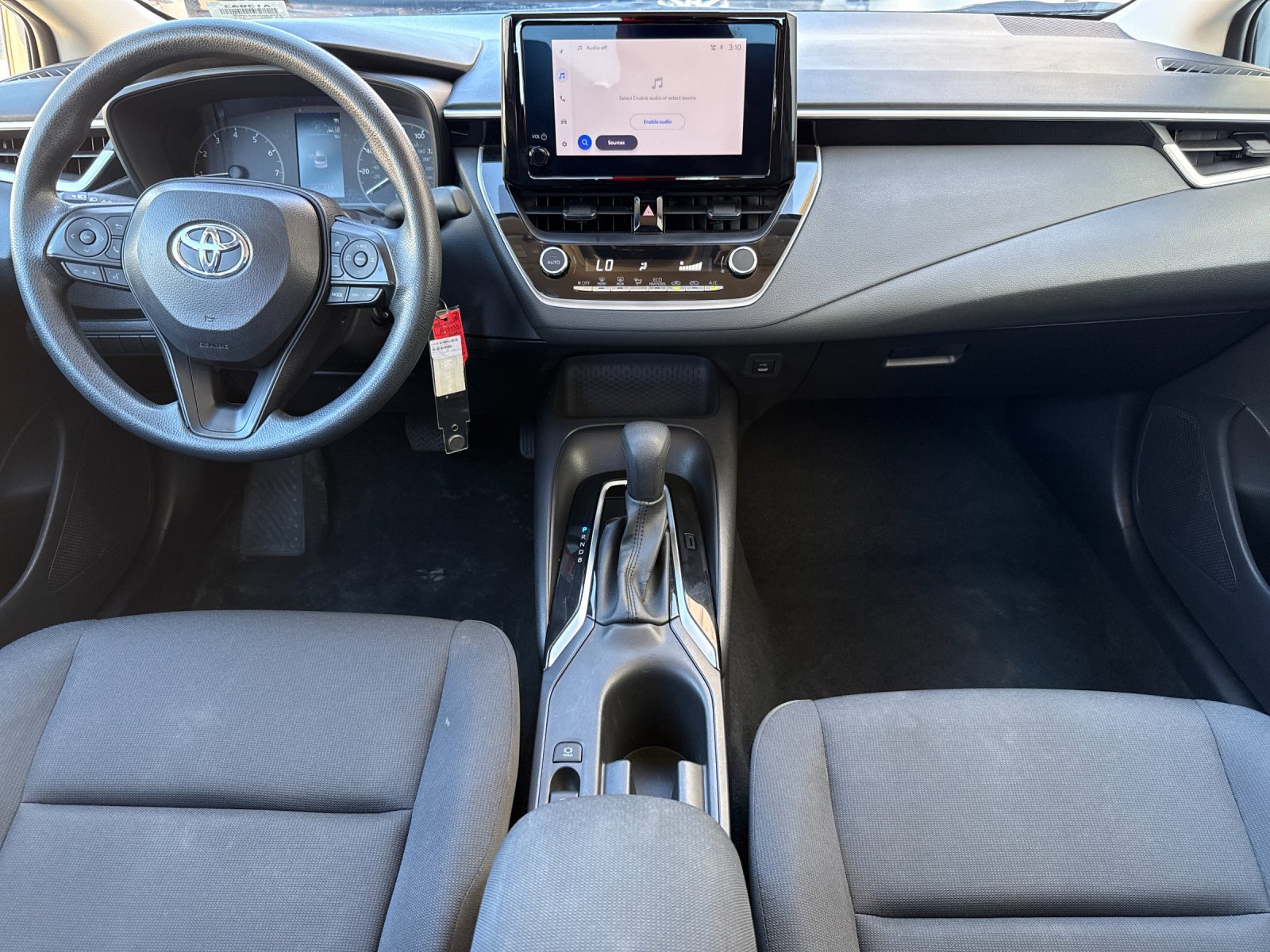 Used 2025 Toyota Corolla LE FWD image 12