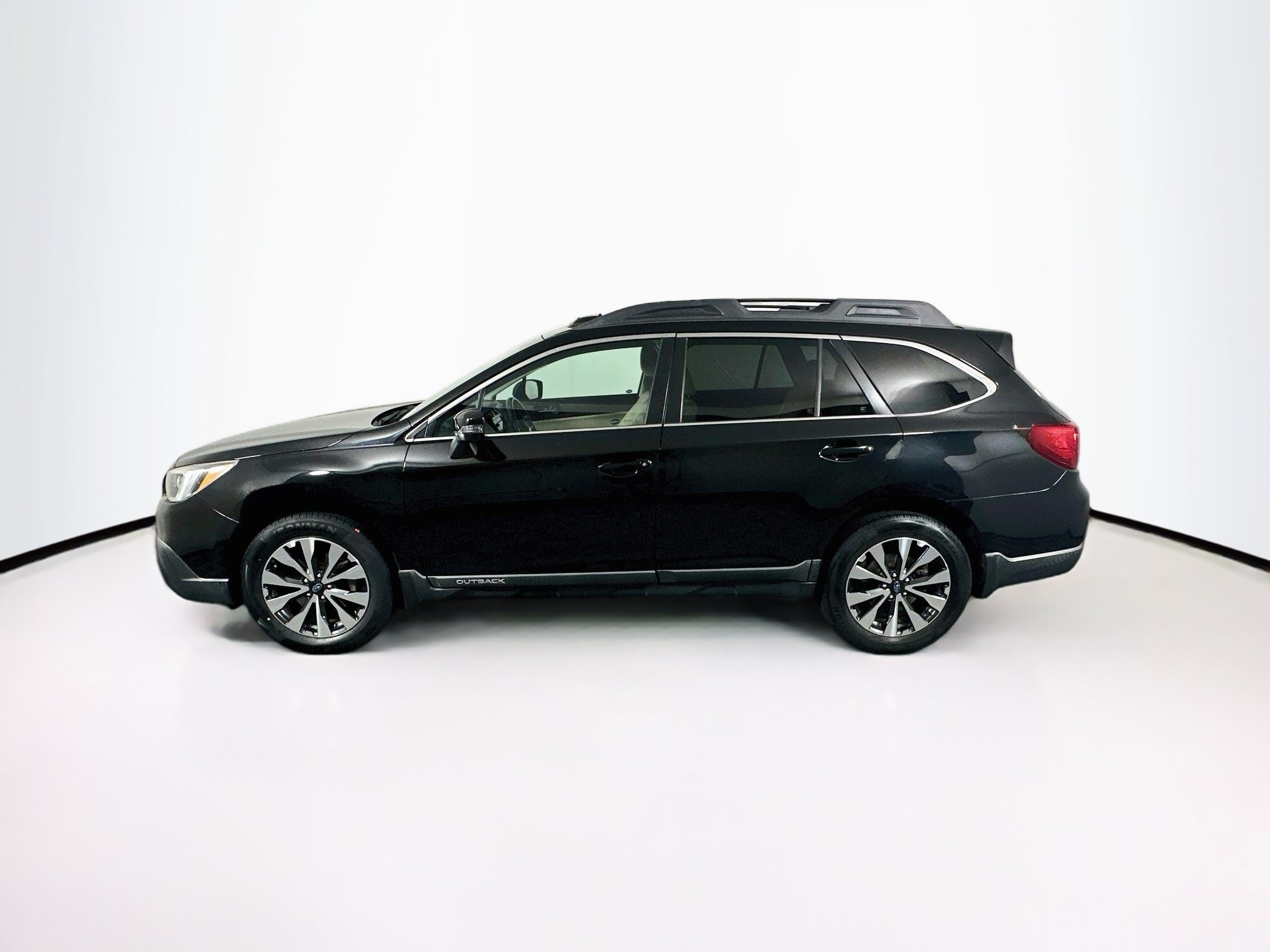 Used 2017 Subaru Outback 2.5i Limited AWD/4WD image 4