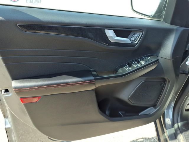 Certified 2025 Ford Escape ST-Line AWD/4WD image 12