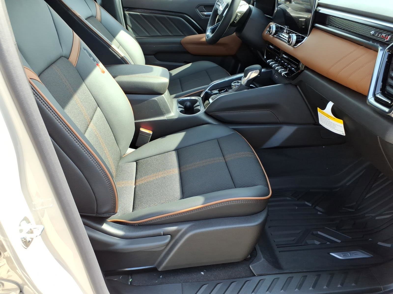 New 2026 GMC Canyon AT4 AWD/4WD image 9