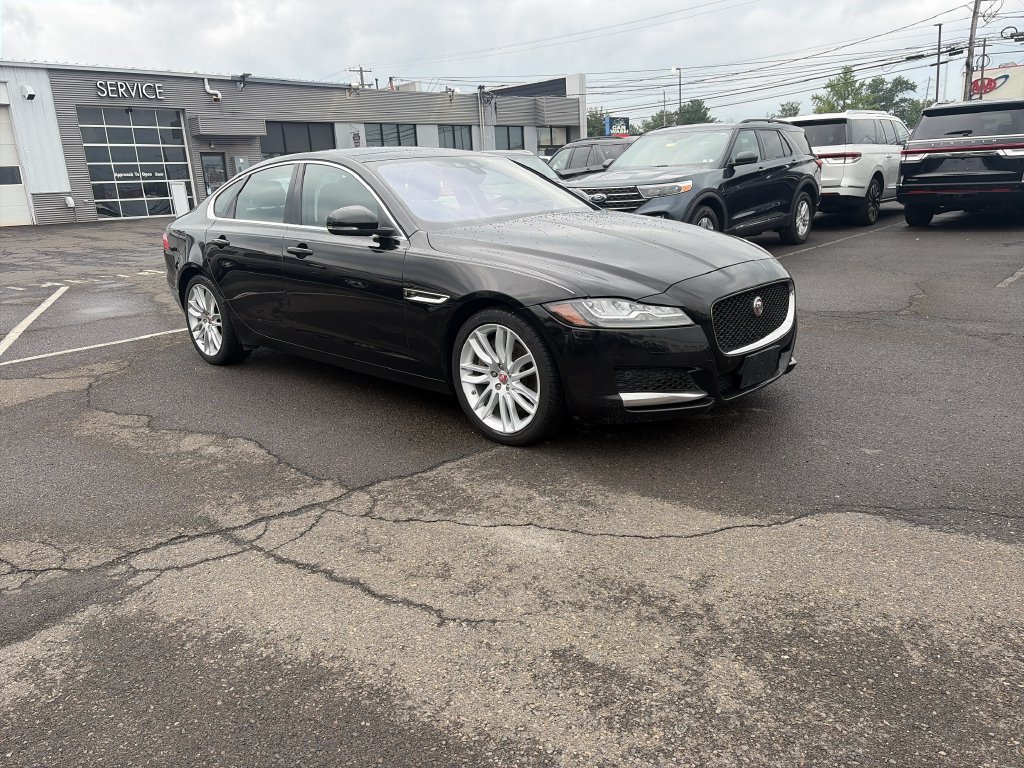 Used 2017 Jaguar XF Prestige AWD/4WD image 11