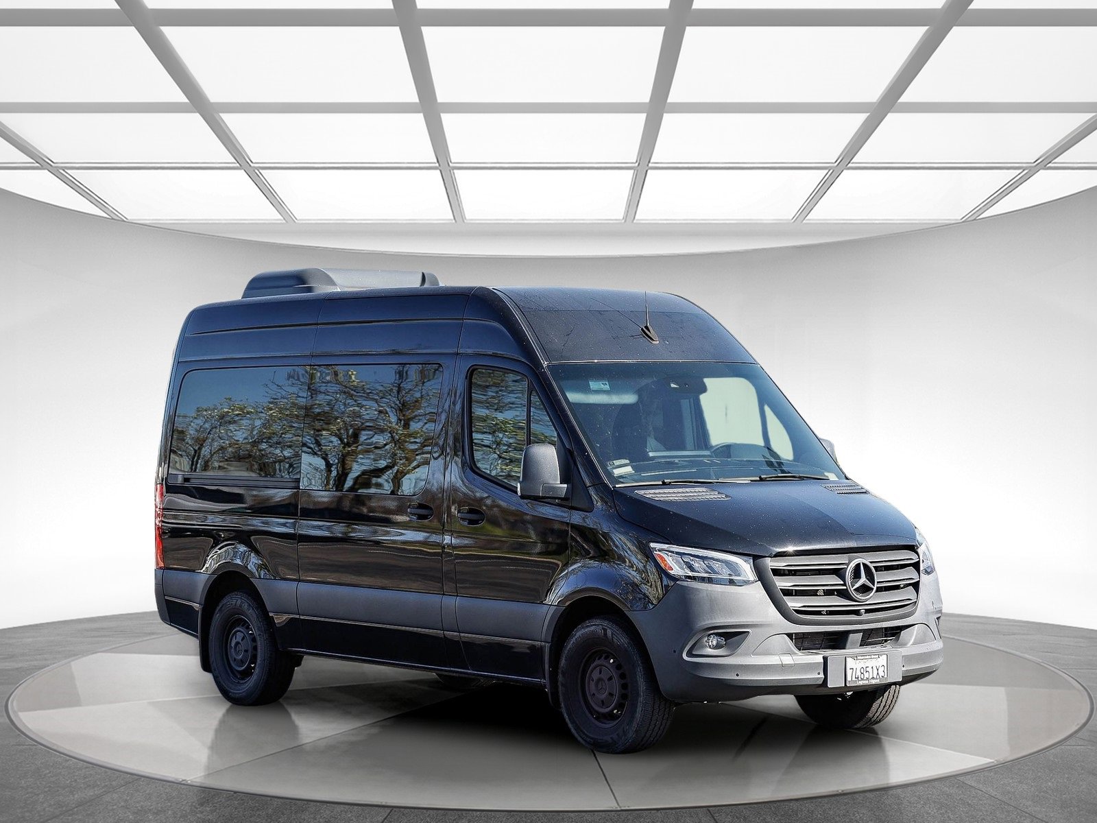 Used 2023 Mercedes-Benz Sprinter 2500 image 4
