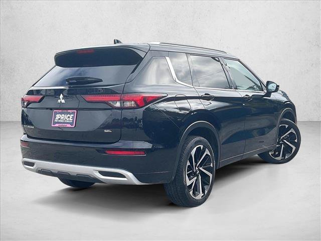 Used 2024 Mitsubishi Outlander SEL FWD image 2
