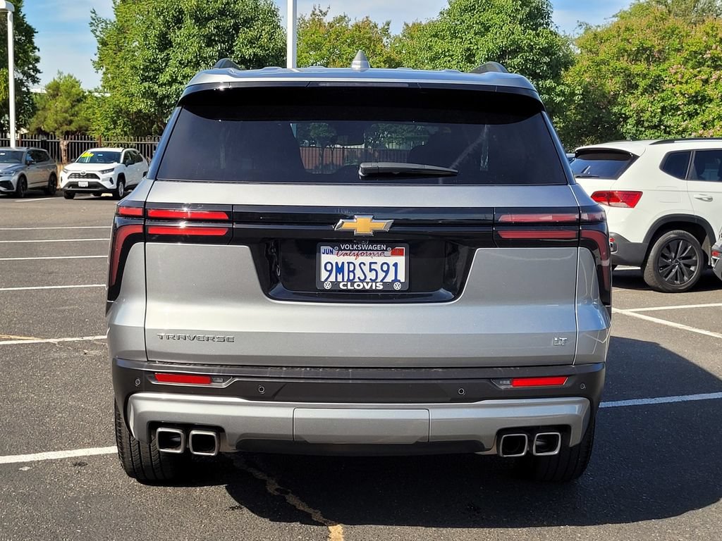 Used 2024 Chevrolet Traverse LT FWD image 7