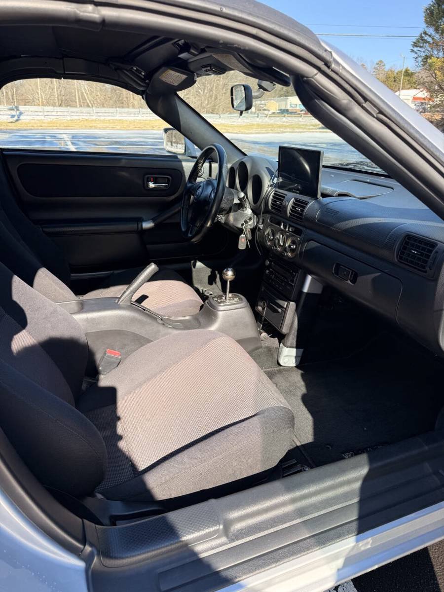 Used 2003 Toyota MR2 RWD image 13