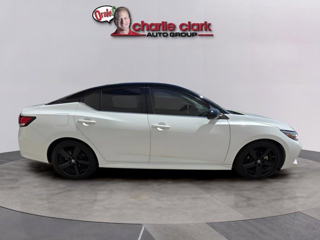 Certified 2022 Nissan Sentra SR w/ Midnight Edition FWD image 7