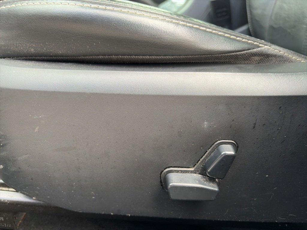 Used 2014 Dodge Avenger SXT w/ Sun/Sound Group image 19