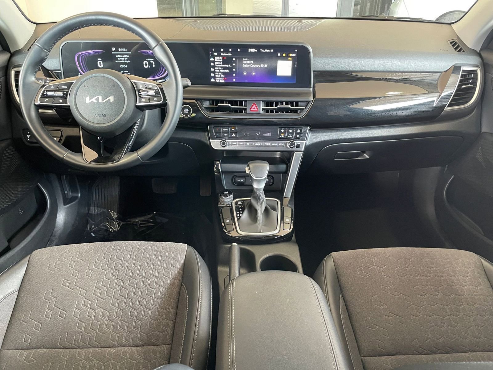Used 2025 Kia Seltos S FWD image 34