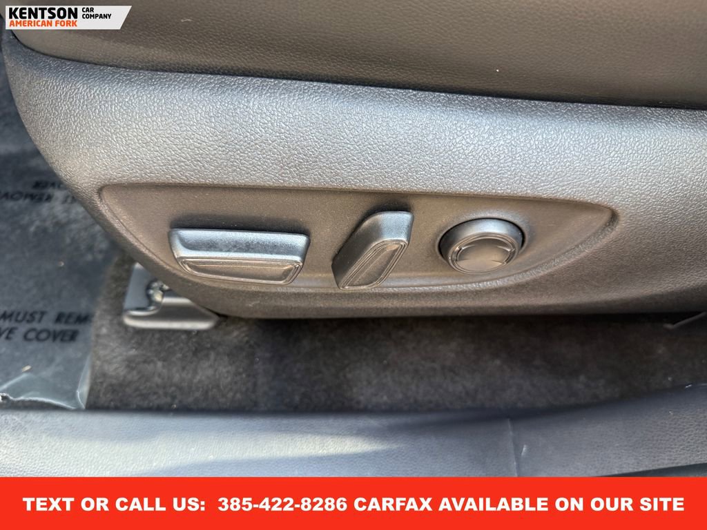 Used 2025 Toyota Highlander XLE image 37