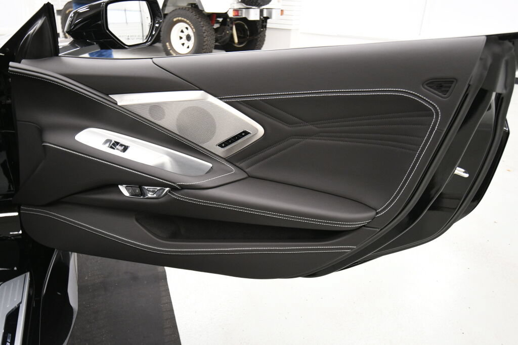 Used 2024 Chevrolet Corvette Z06 RWD image 33