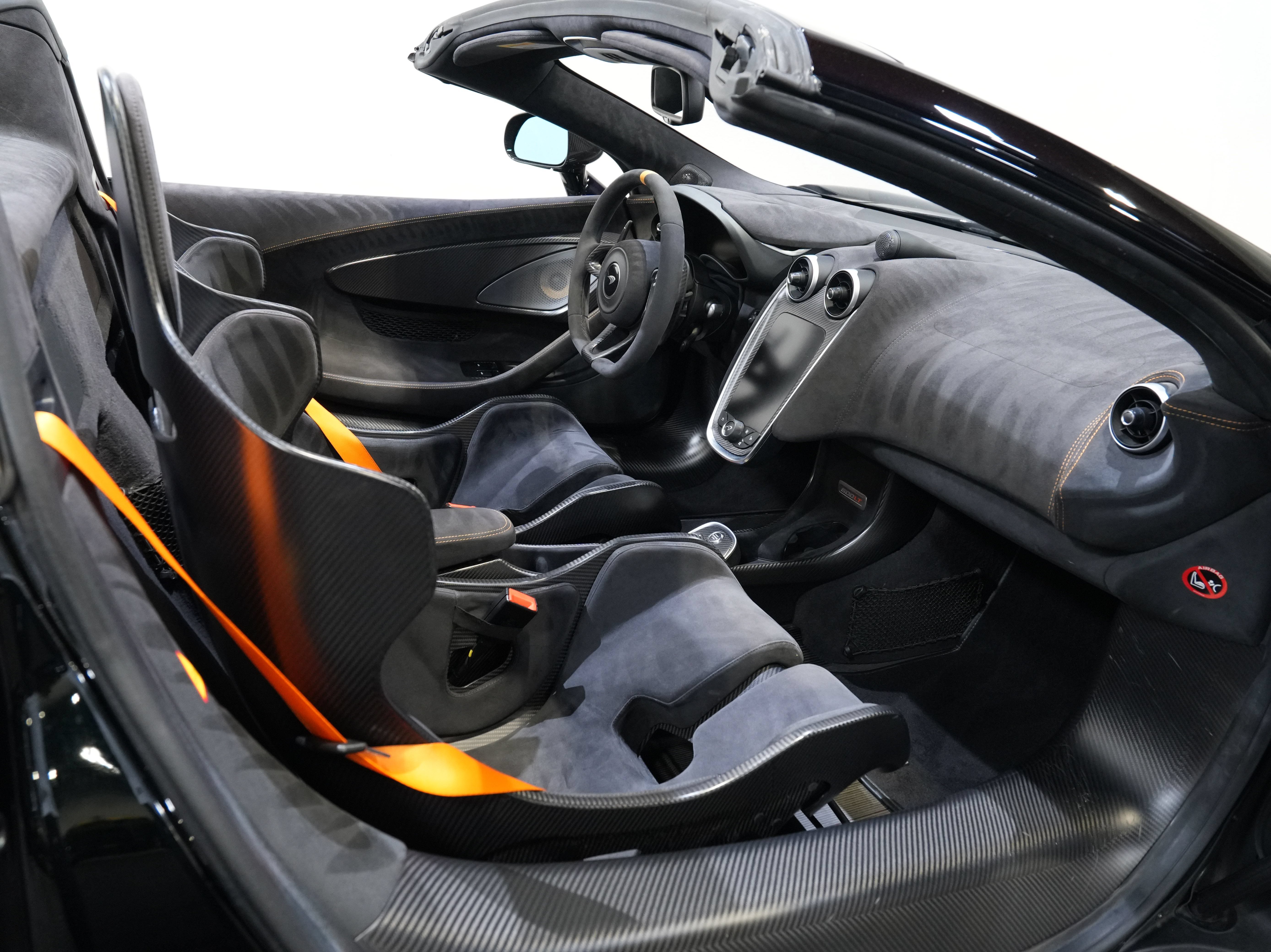 Used 2020 McLaren 600LT Spider RWD image 38
