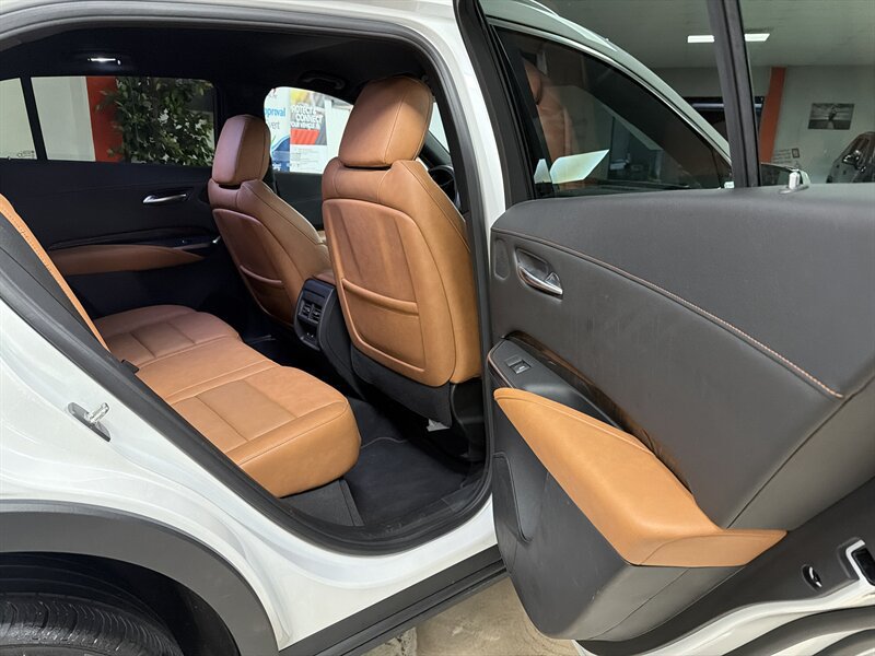 Used 2021 Cadillac XT4 Premium Luxury FWD image 32