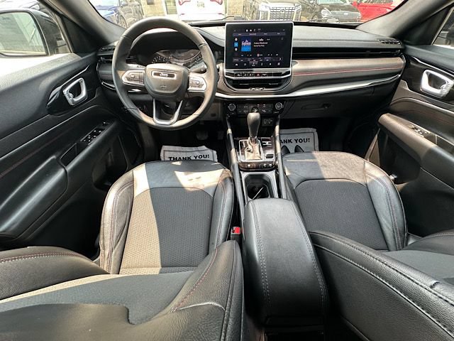 Used 2025 Jeep Compass Trailhawk AWD/4WD image 21