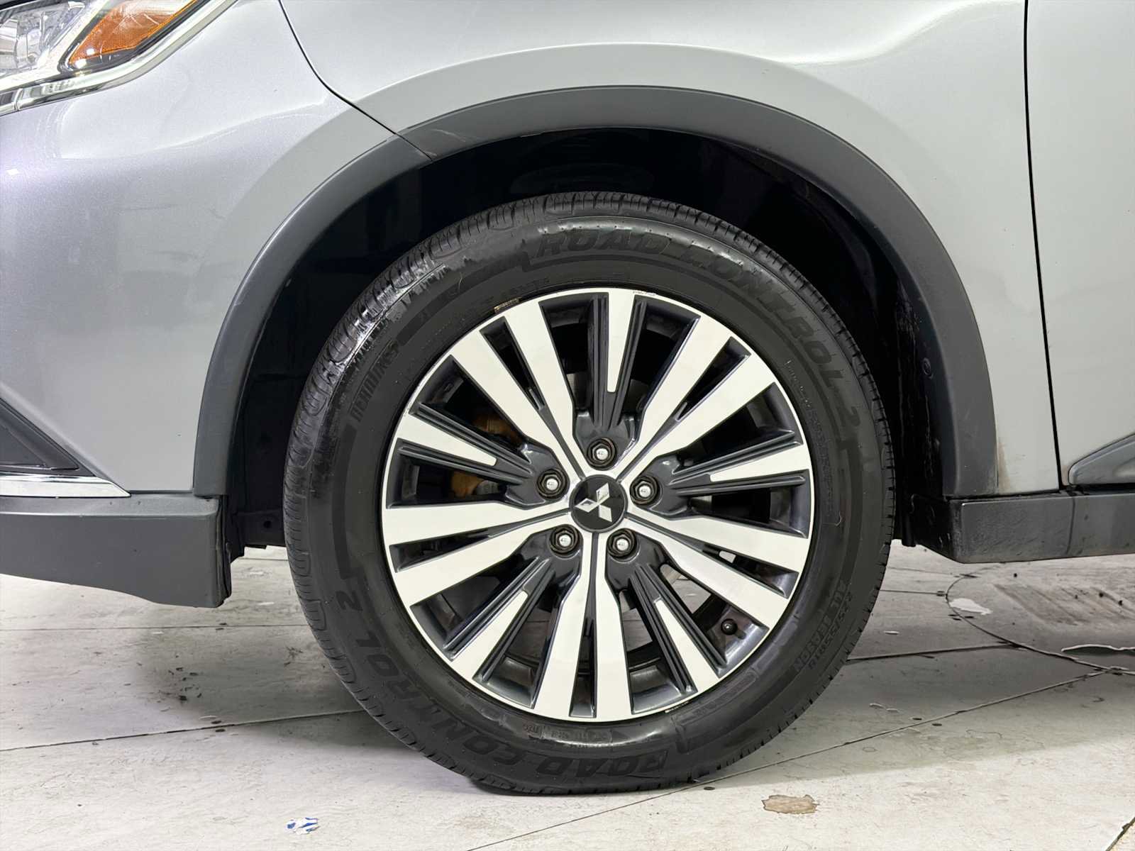 Used 2019 Mitsubishi Outlander SE image 18