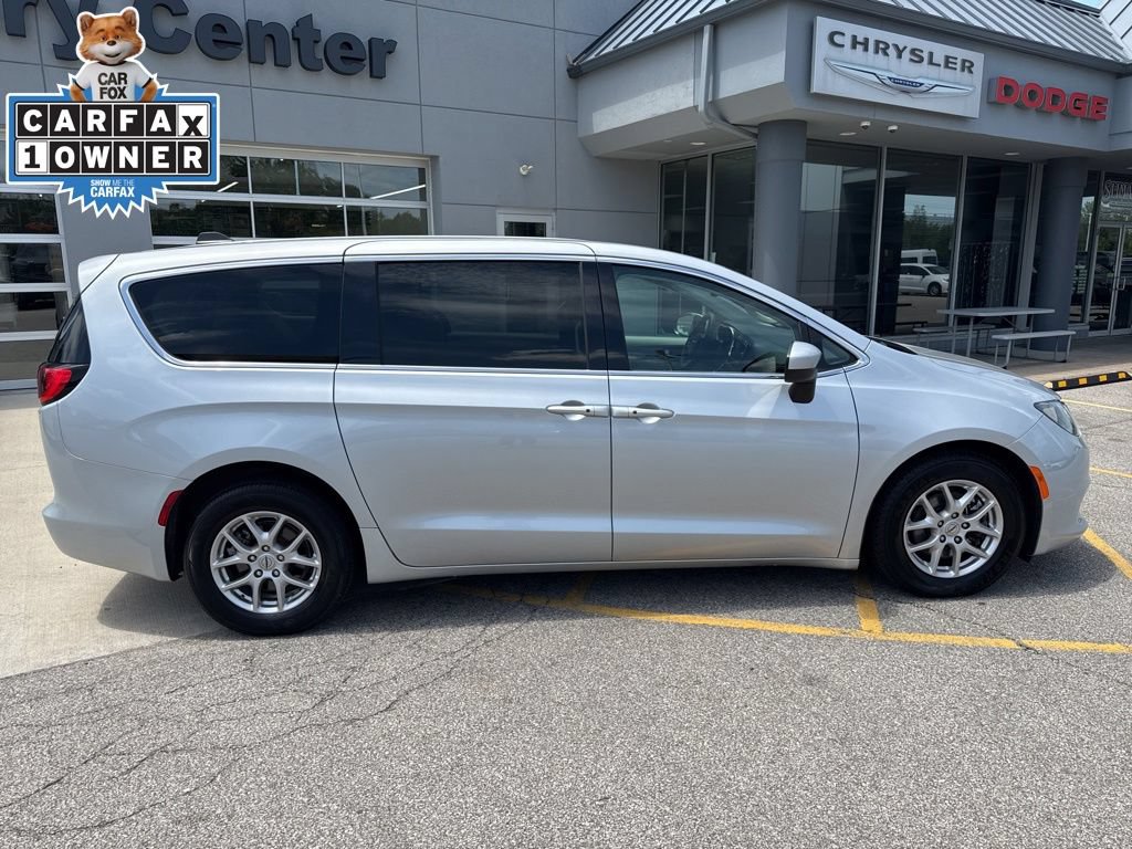 Used 2023 Chrysler Voyager LX FWD image 4