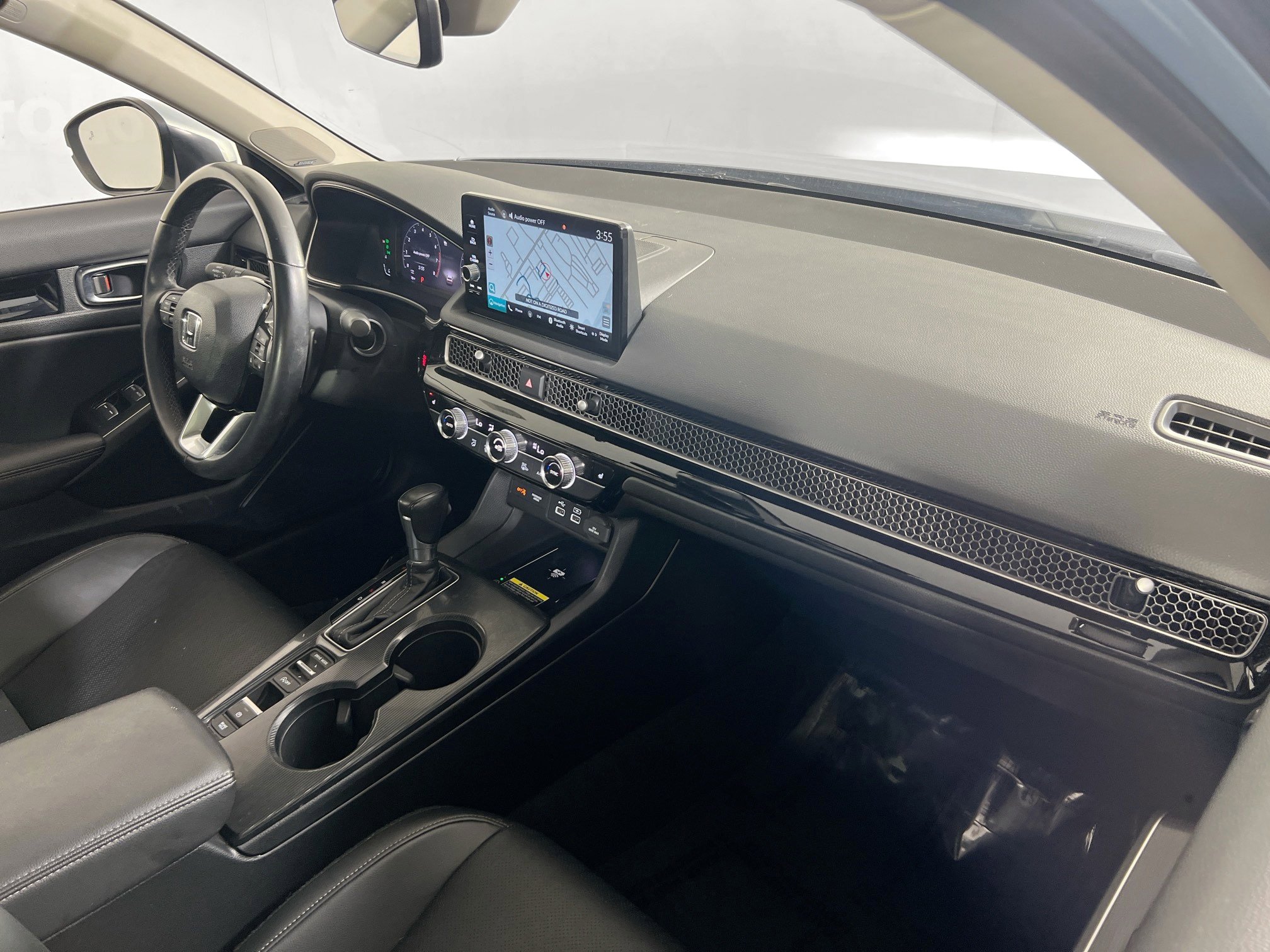 Used 2022 Honda Civic Touring image 29