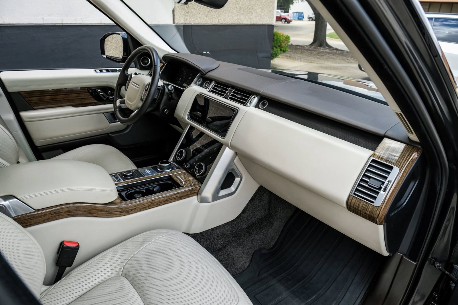 Used 2019 Land Rover Range Rover Supercharged AWD/4WD image 18