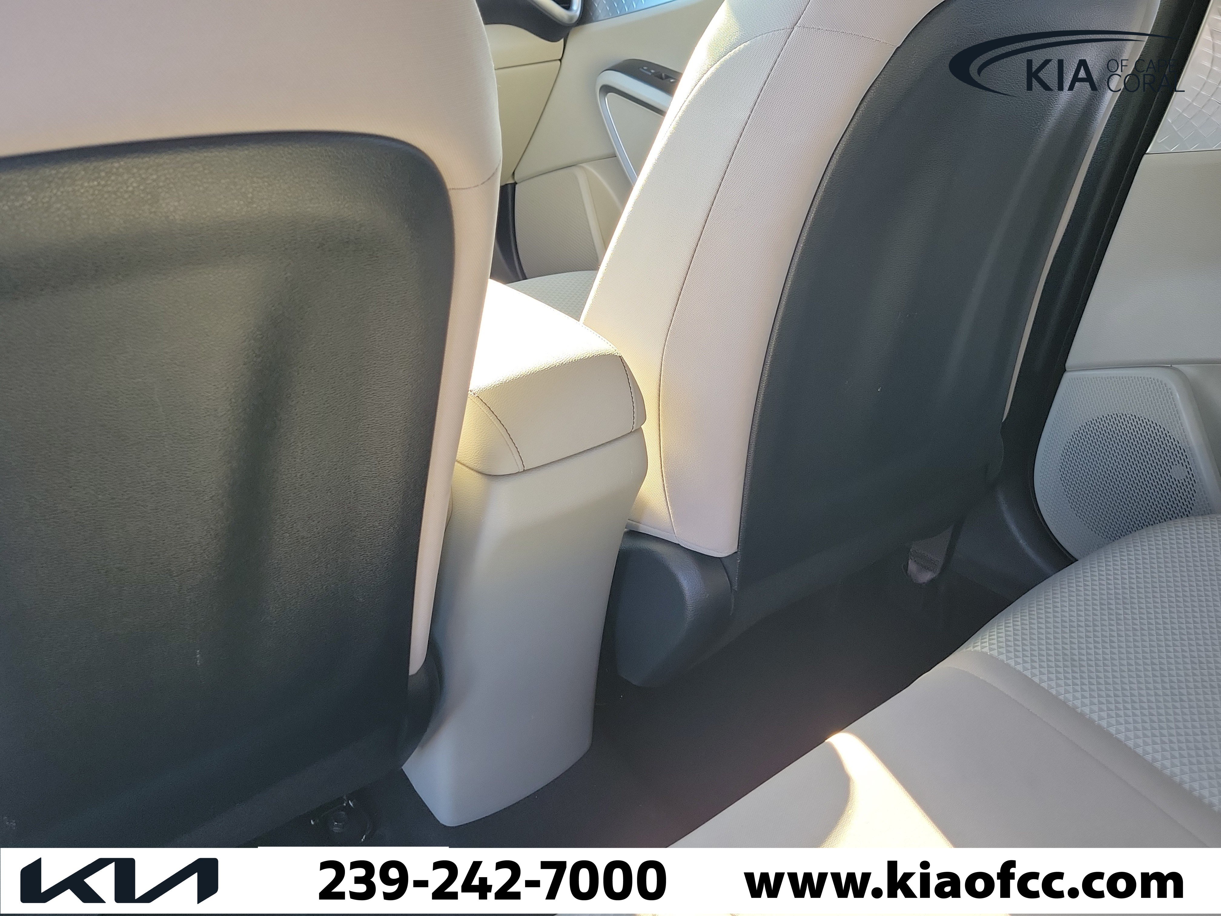 Certified 2024 Kia Soul LX FWD image 13