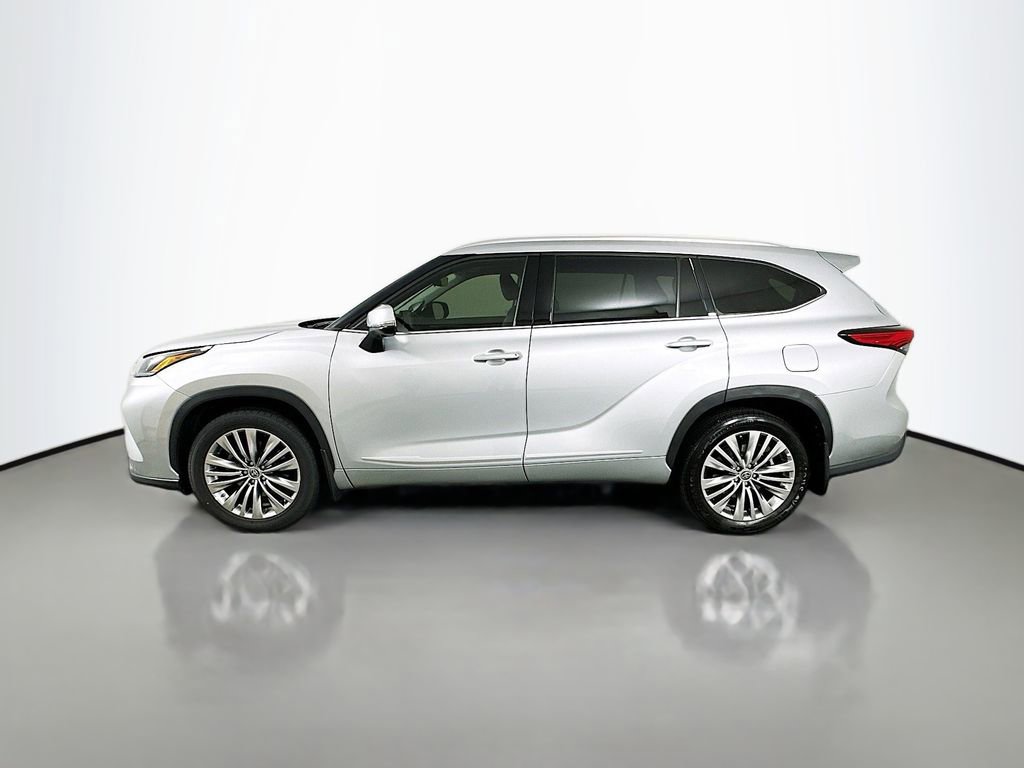 Used 2023 Toyota Highlander Platinum image 8