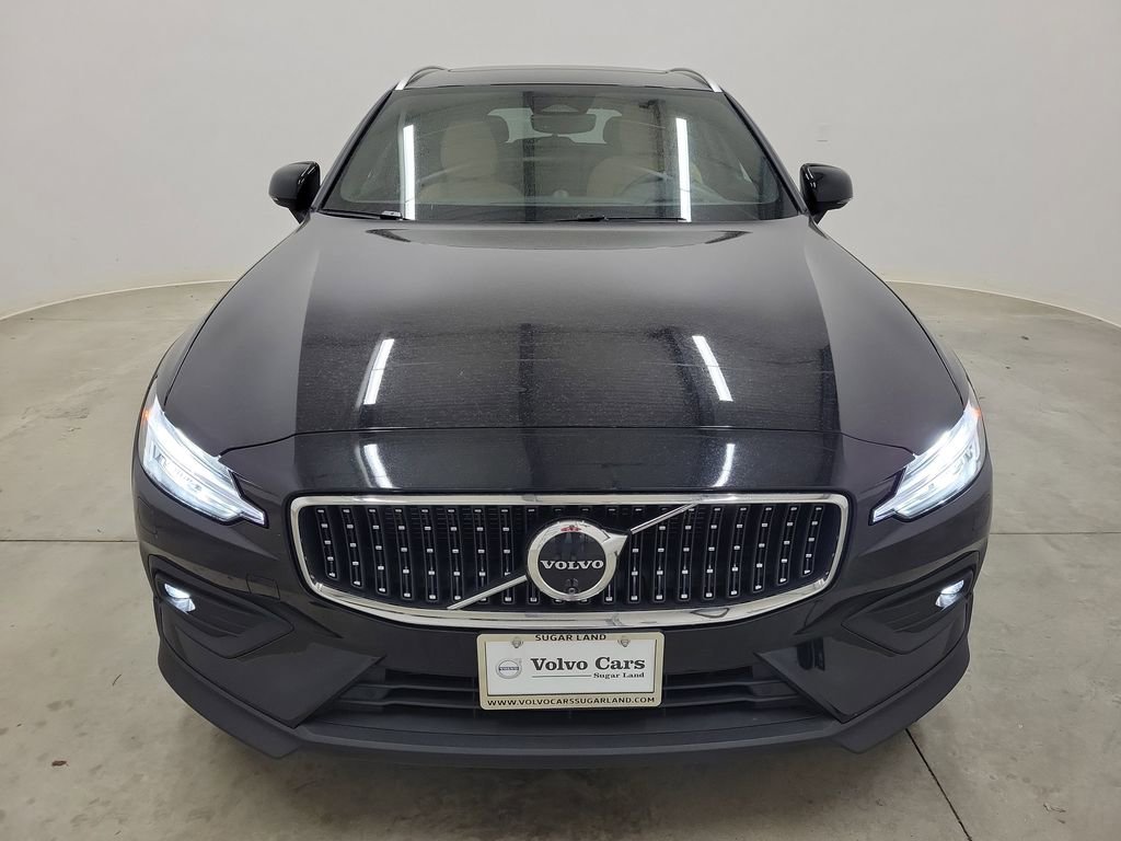 New 2026 Volvo V60 B5 Cross Country Ultra w/ Protection Package Premier image 2
