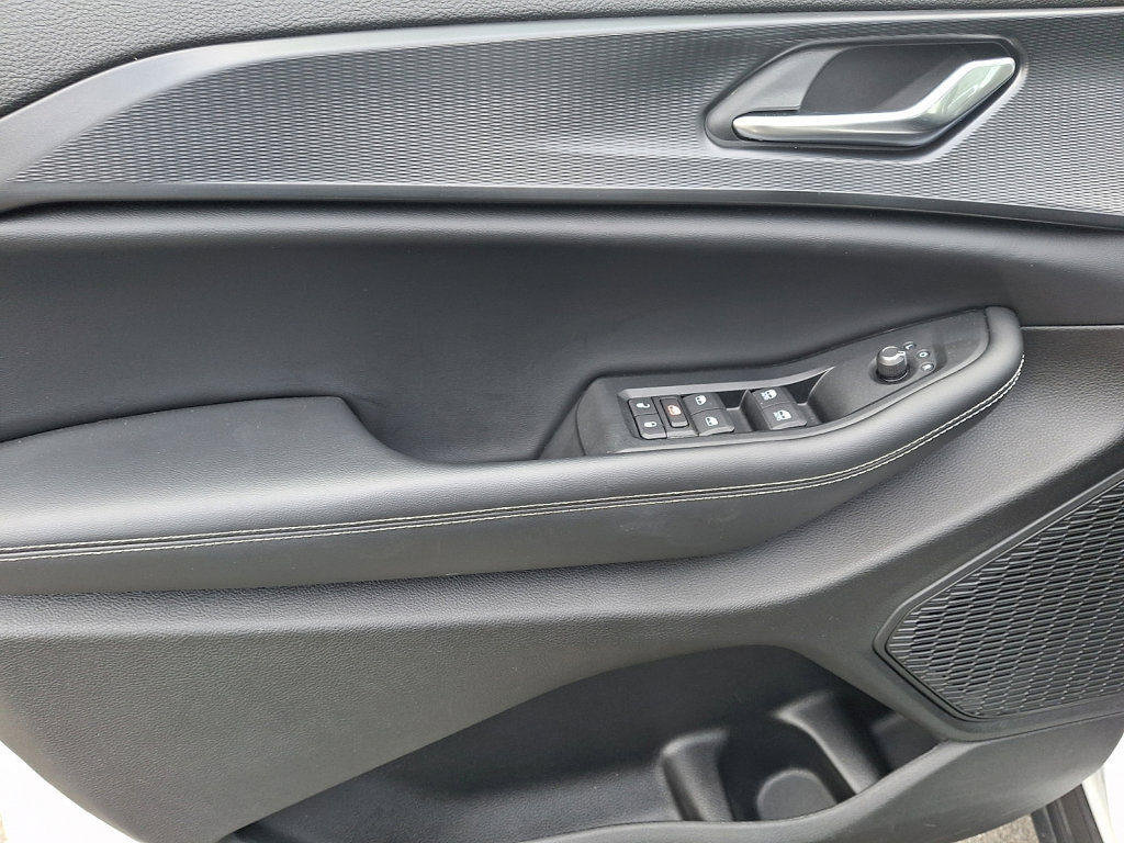 Used 2023 Jeep Grand Cherokee Laredo w/ Luxury Tech Group I AWD/4WD image 22