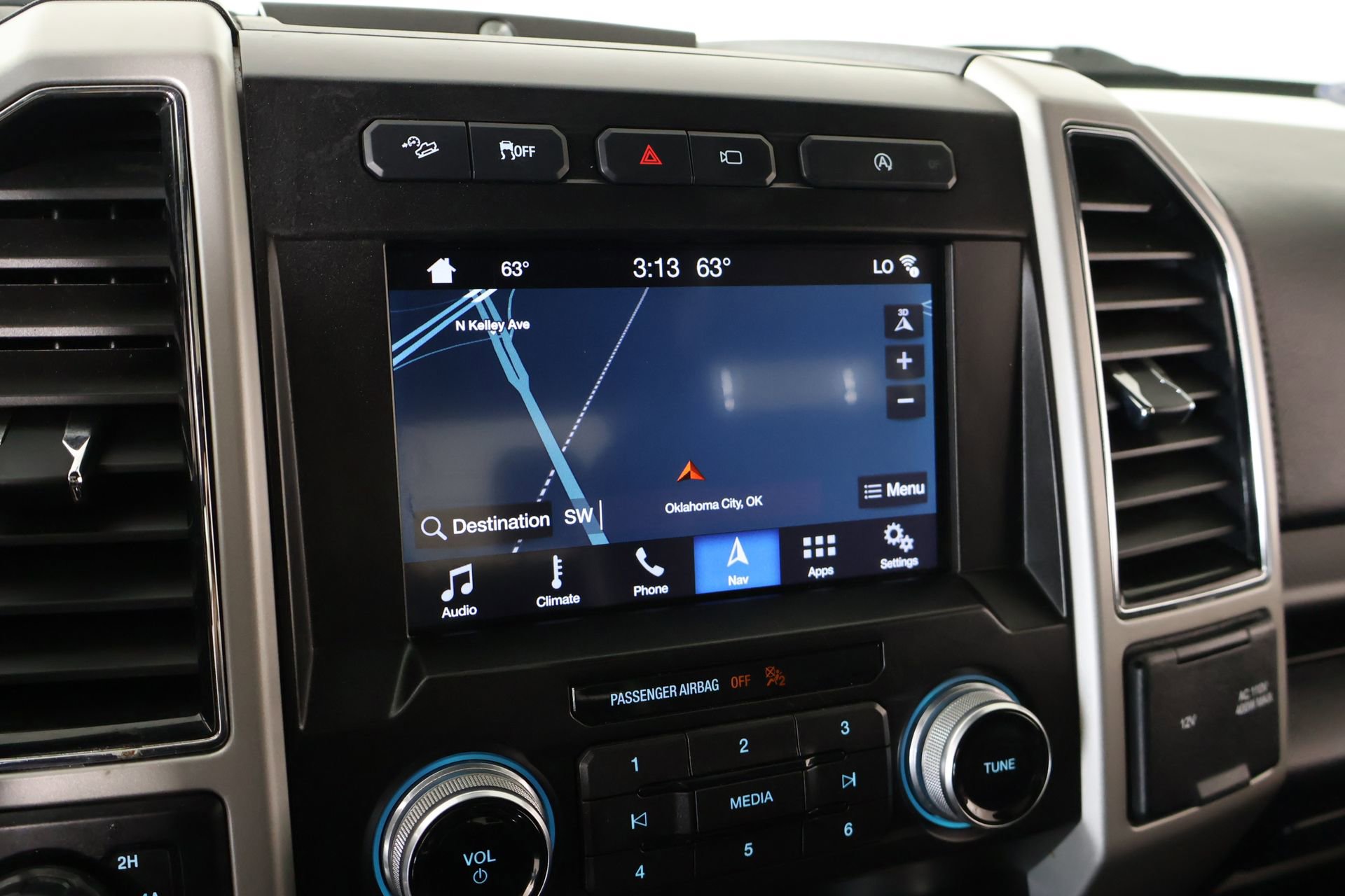 Used 2019 Ford F150 Lariat w/ Equipment Group 502A Luxury AWD/4WD image 7