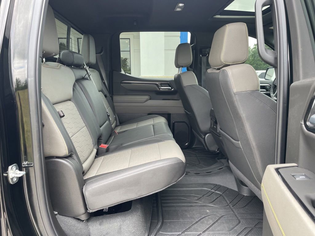 Used 2025 Chevrolet Silverado 1500 ZR2 w/ Technology Package image 31