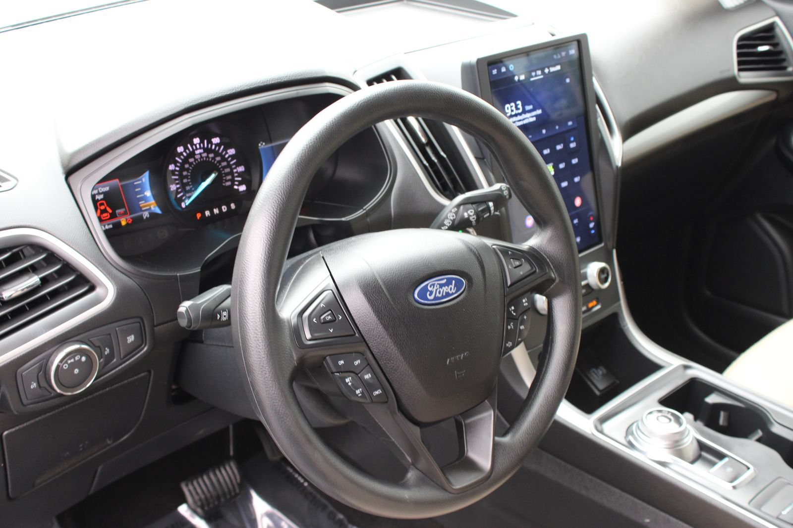Used 2022 Ford Edge SE AWD/4WD image 10