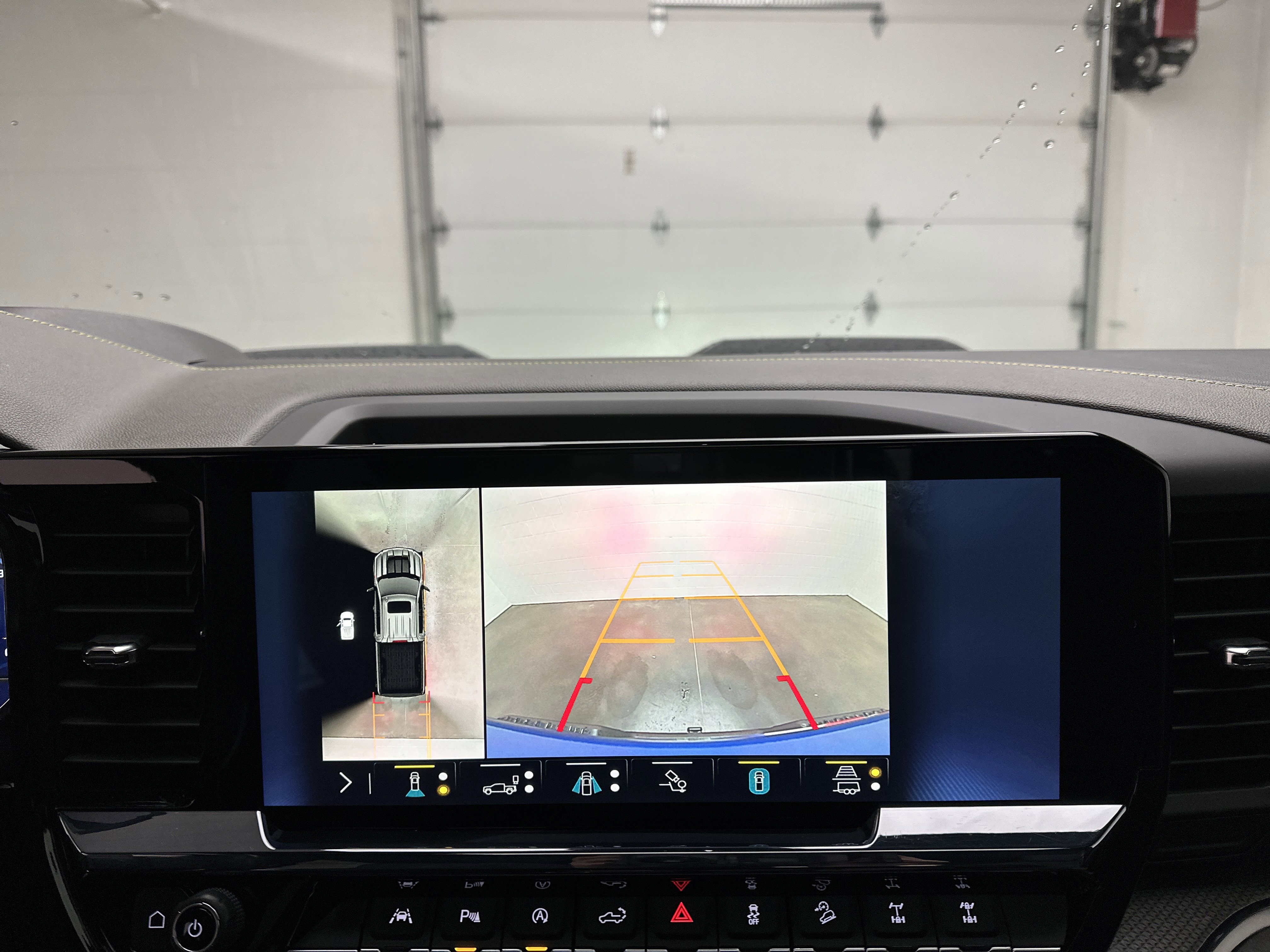 Used 2022 Chevrolet Silverado 1500 ZR2 w/ Technology Package image 37