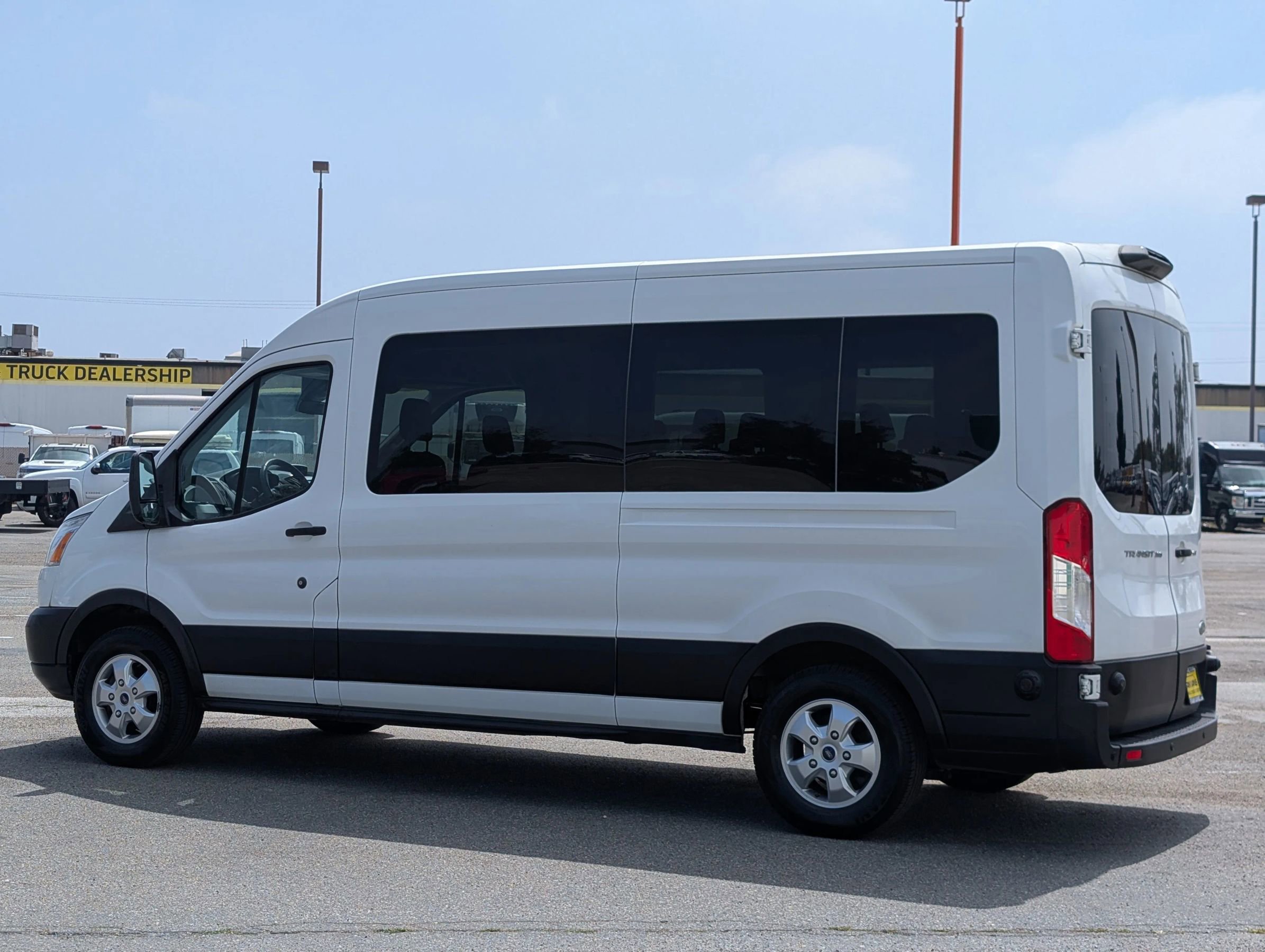 Used 2019 Ford Transit 350 XLT RWD image 5