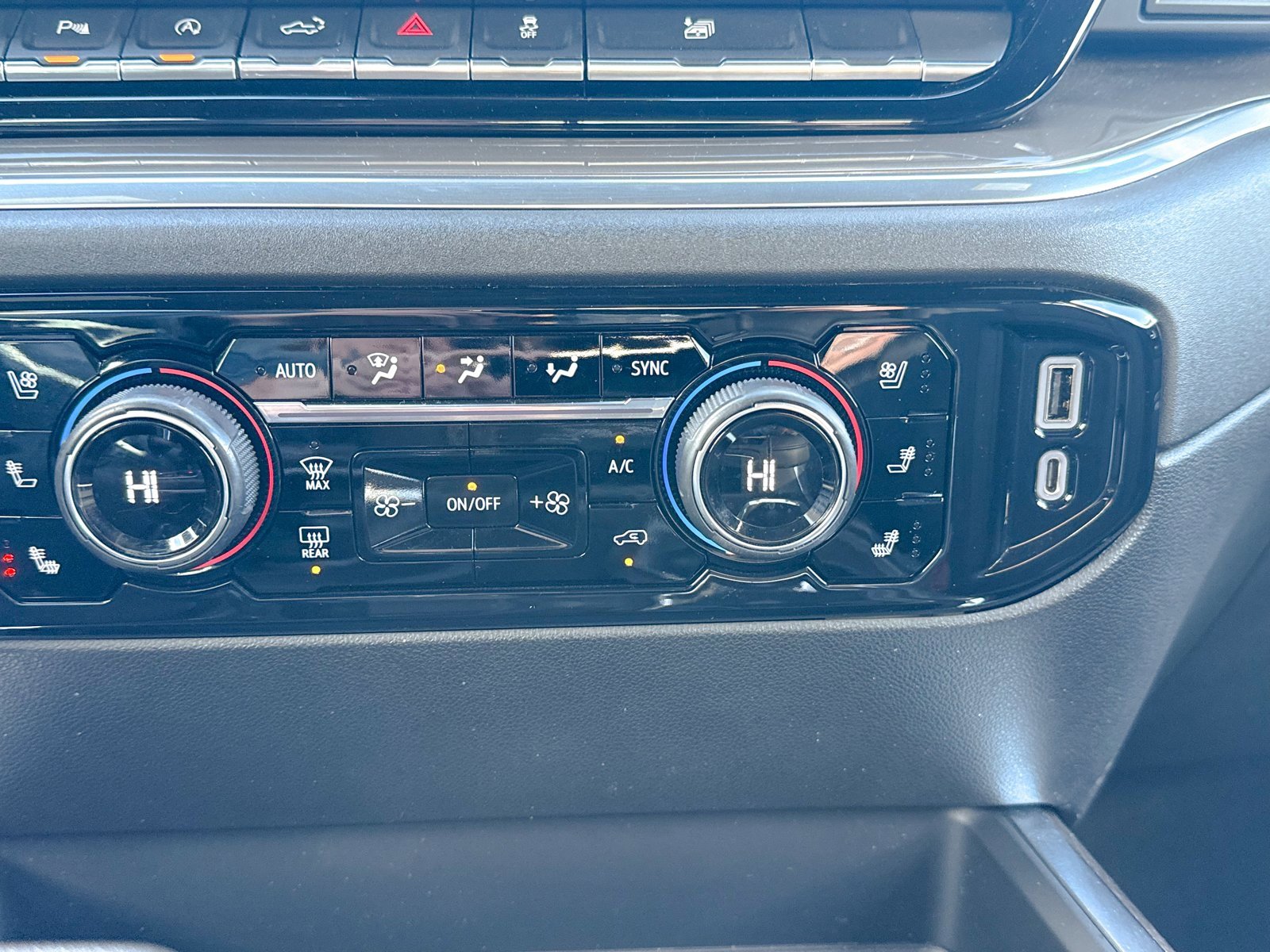 Certified 2022 Chevrolet Silverado 1500 High Country w/ High Country Premium Package image 31