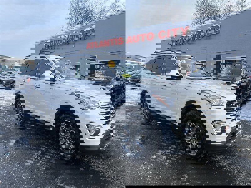 Used 2016 Hyundai Santa Fe SE image 3