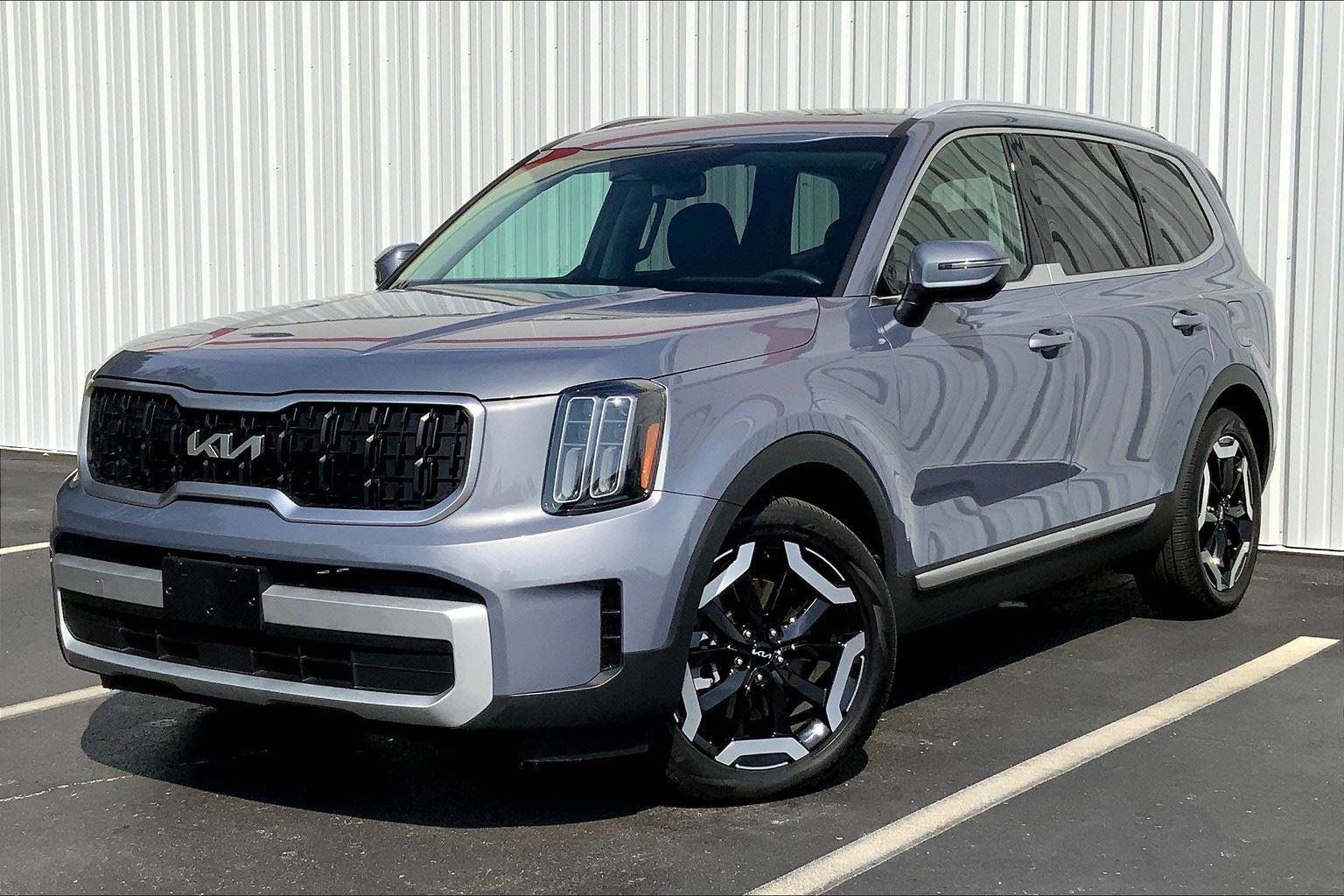 Used 2024 Kia Telluride EX w/ EX Captain's Chair Package video 1