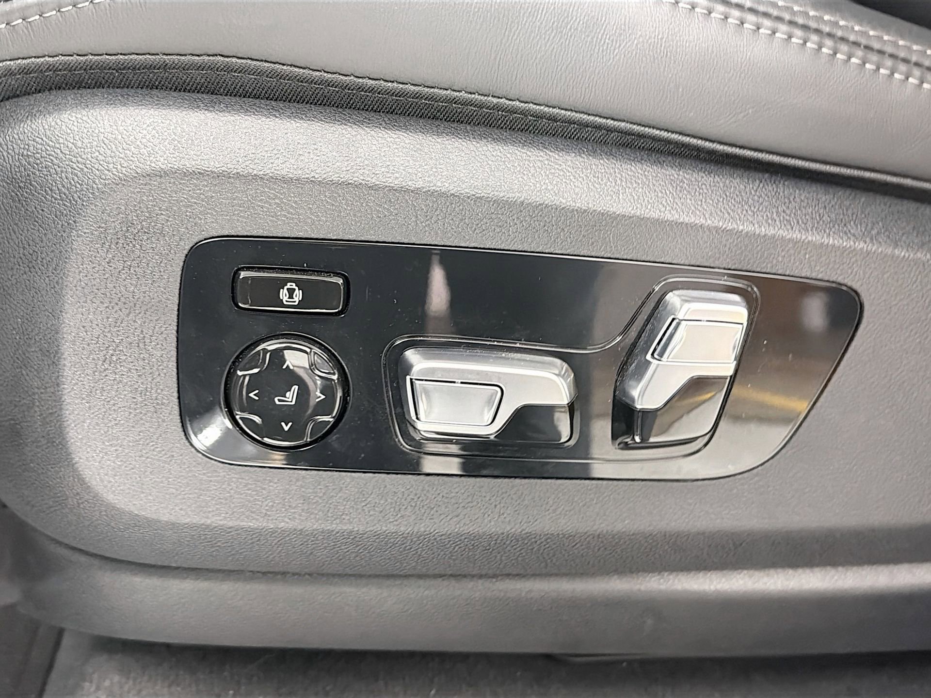 Used 2026 BMW X7 M60i image 20