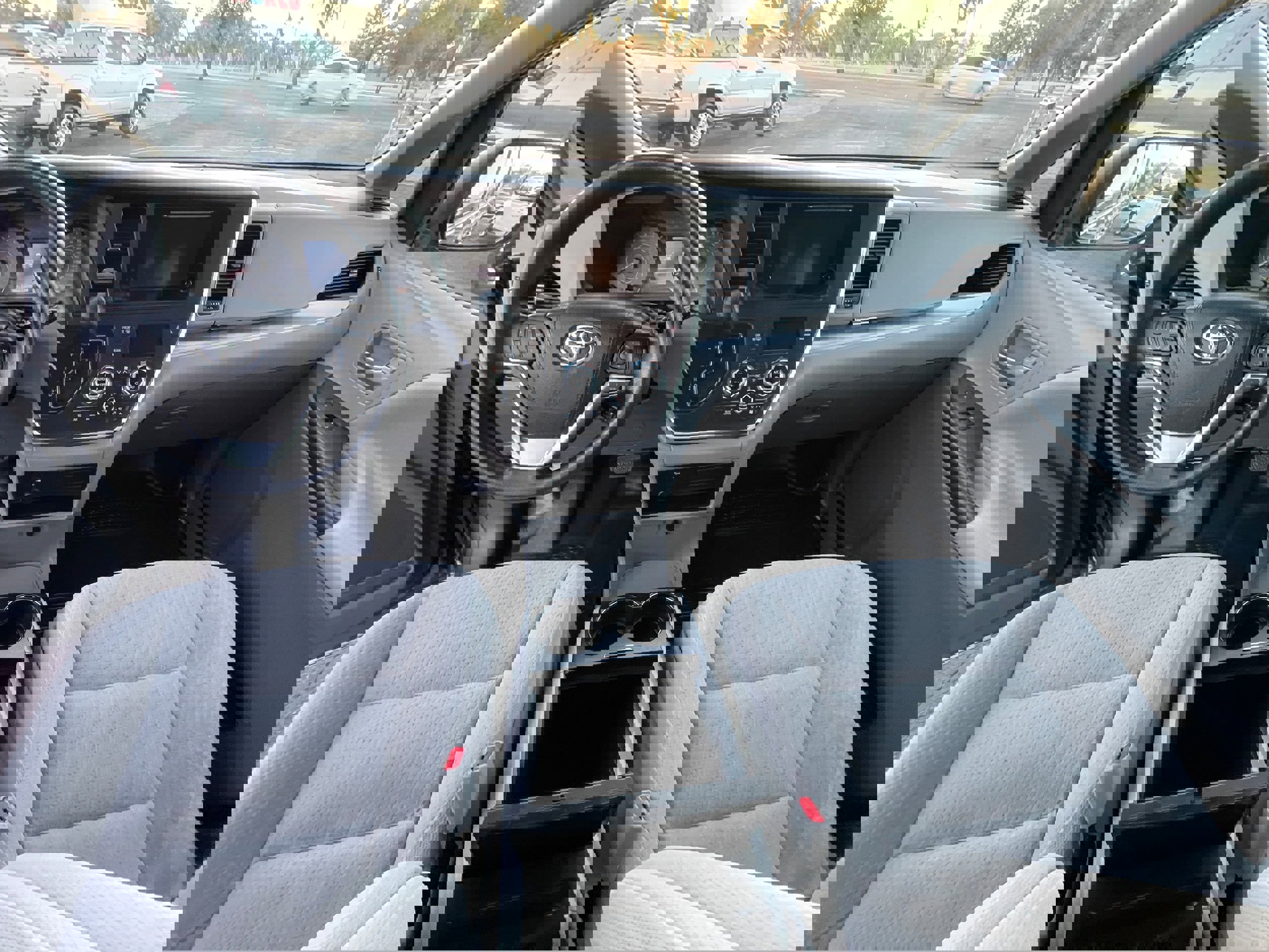 Used 2015 Toyota Sienna LE image 20