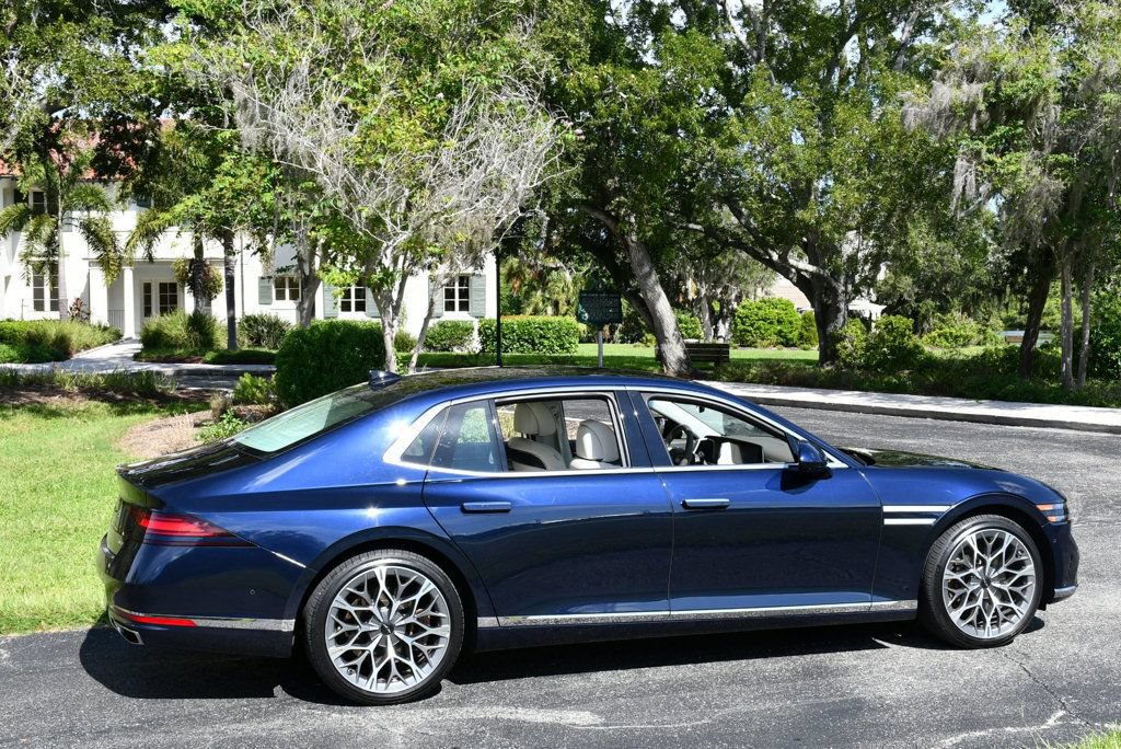 Used 2023 Genesis G90 3.5T AWD/4WD image 6
