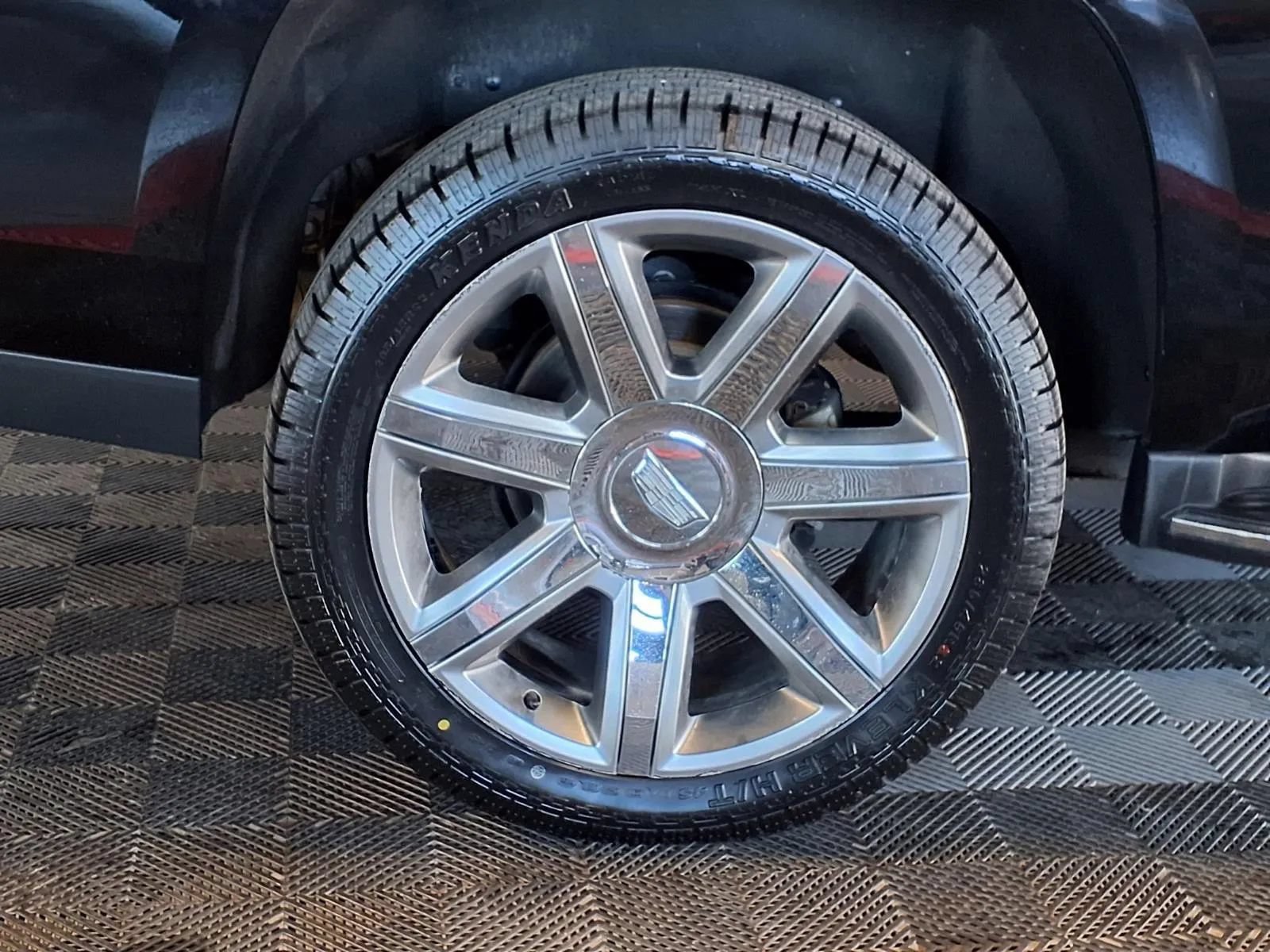 Used 2020 Cadillac Escalade Luxury AWD/4WD image 9