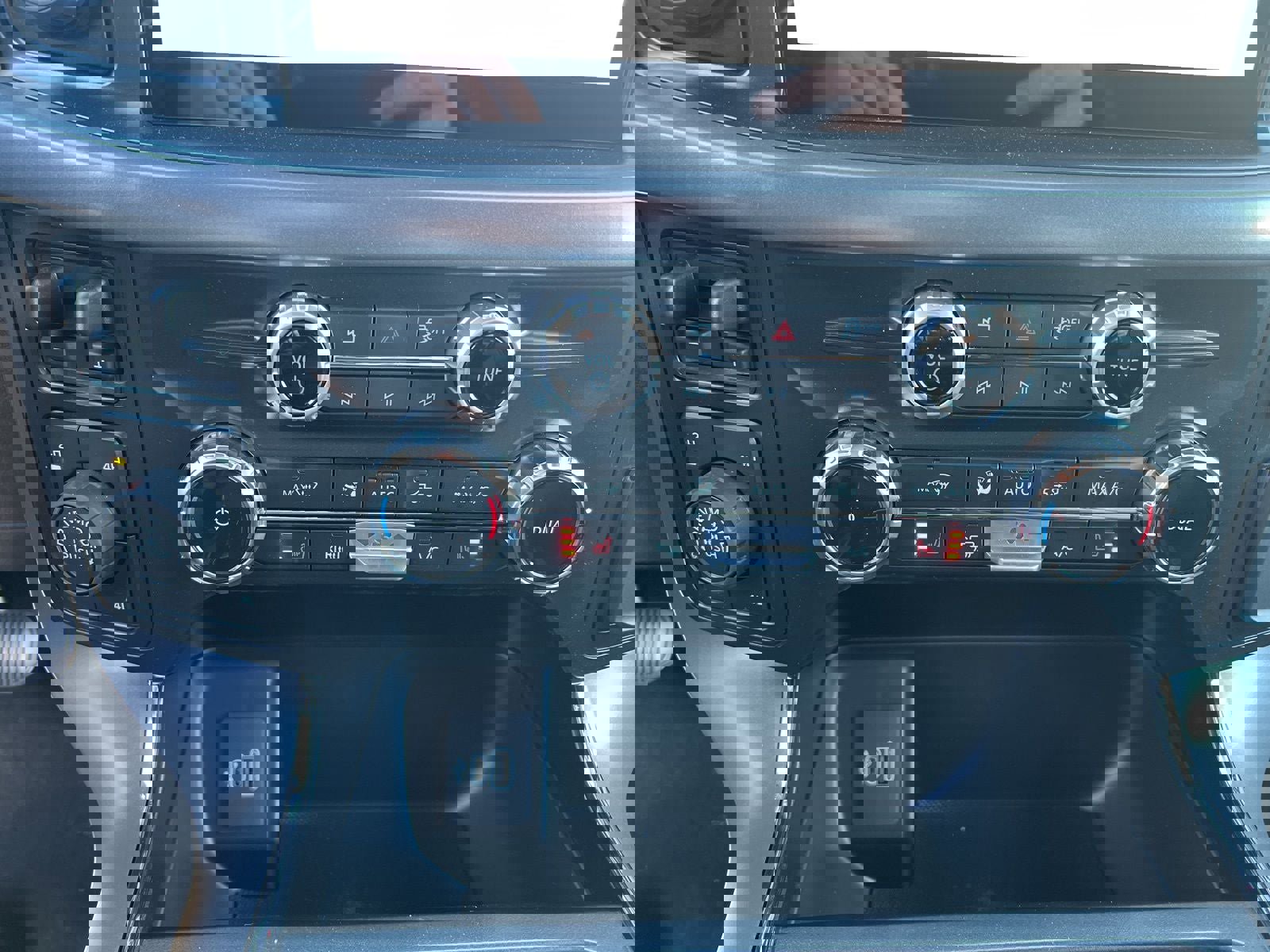 New 2025 Ford F150 XLT w/ Equipment Group 302A MID image 22