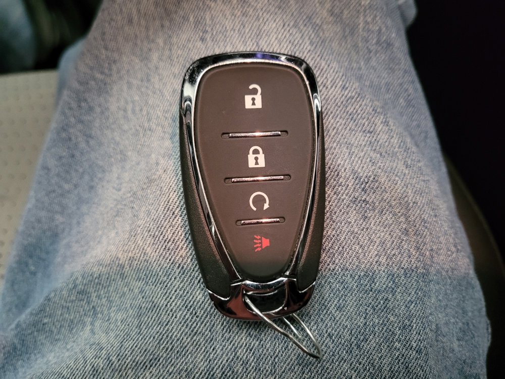 Used 2025 Chevrolet Trax LT w/ LT Convenience Package image 32