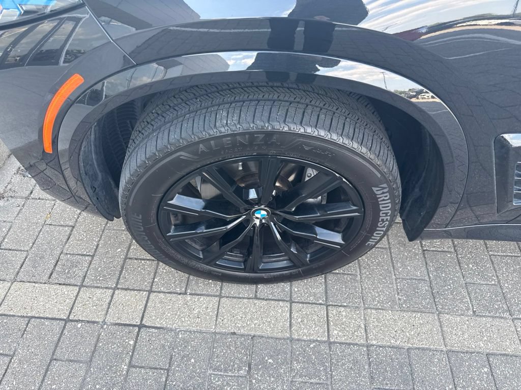 Used 2024 BMW X5 xDrive40i w/ M Sport Package AWD/4WD image 9
